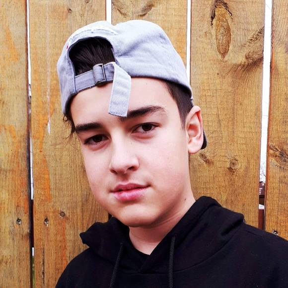 Meet your Posher, Gabriel - Picture 1 of 1